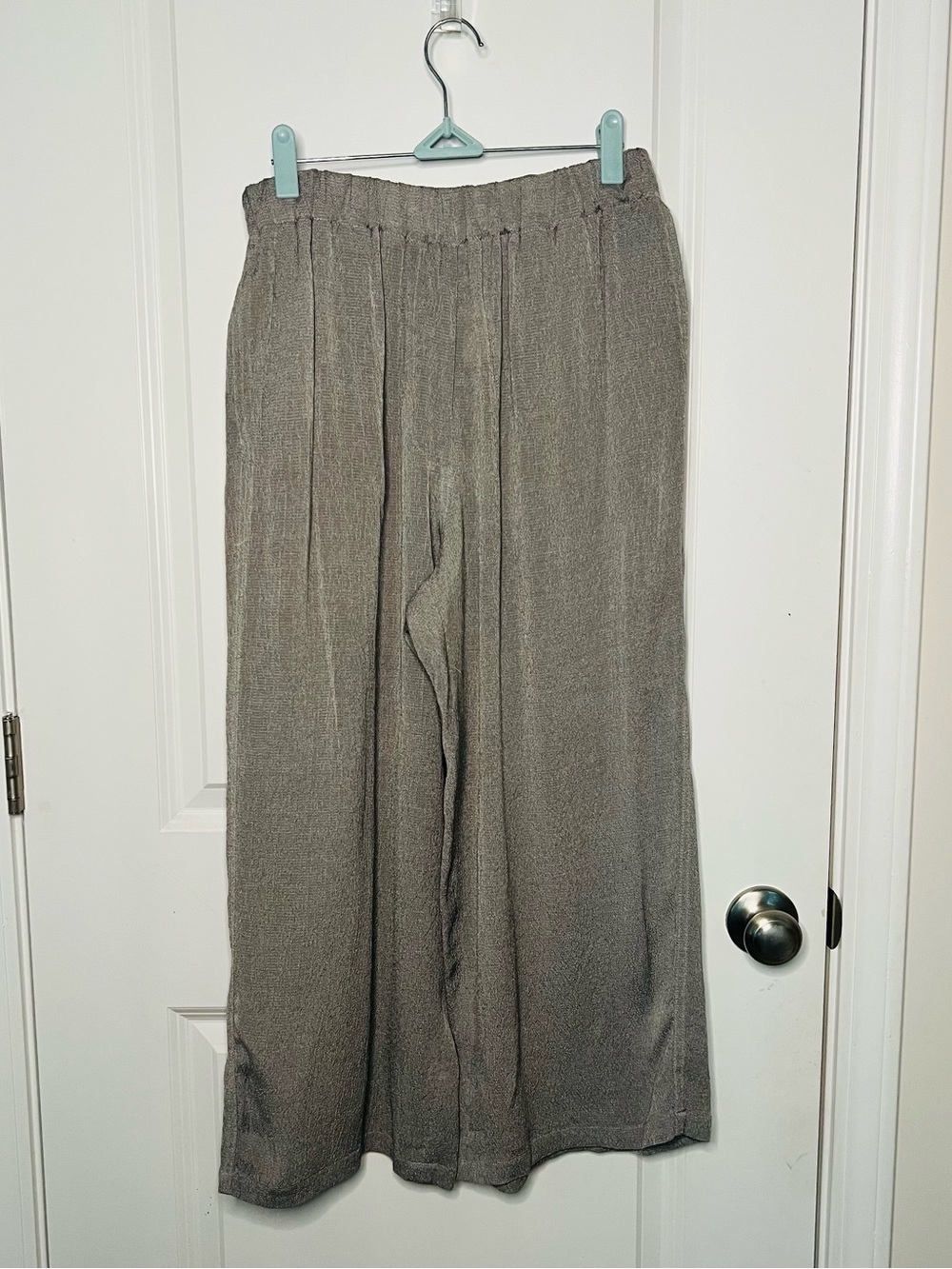 Emporio Armani Women's Casual CroppedPants Grey 100% Rayon Sz 10 *See Pictures